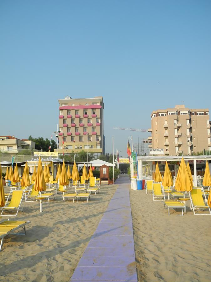 Hotel Atlantic Vista Mare Пезаро Экстерьер фото