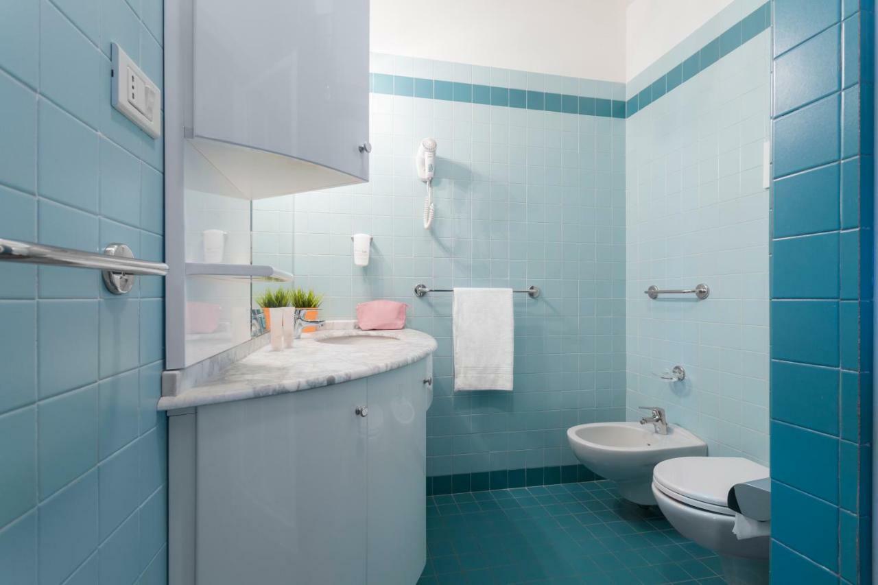 Hotel Atlantic Vista Mare Пезаро Экстерьер фото