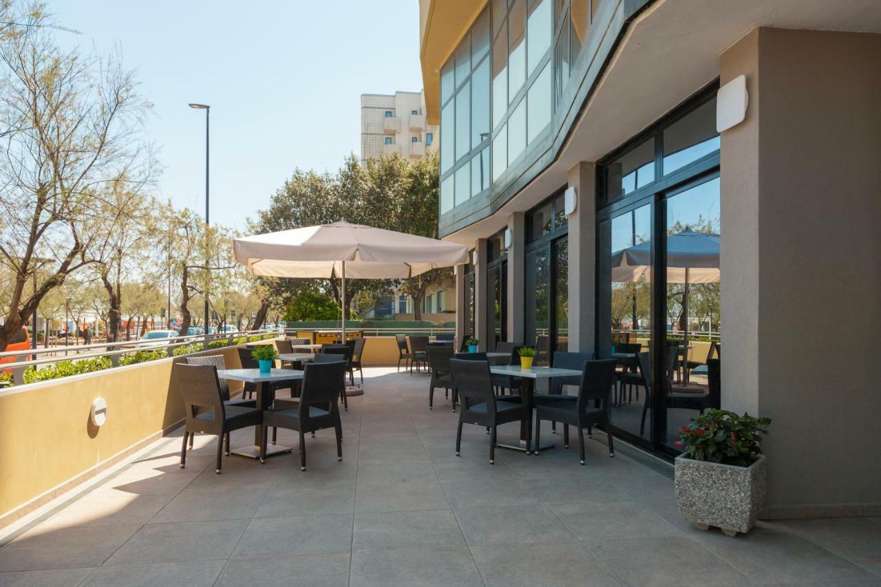 Hotel Atlantic Vista Mare Пезаро Экстерьер фото